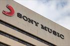 Sony cảnh báo Google, Microsoft, Apple về bản quyền trong đào tạo AI